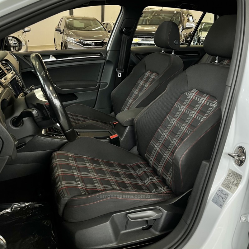 GOLF 2.0 TSI GTI 16V TURBO GASOLINA 4P AUTOMÁTICO - 2014 - VACARIA