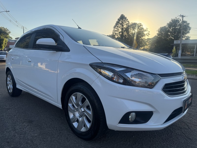 ONIX 1.4 MPFI LT 8V FLEX 4P MANUAL - 2018 - DOIS IRMãOS