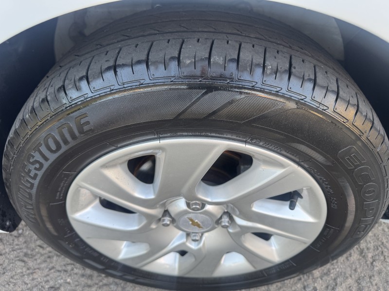 ONIX 1.4 MPFI LT 8V FLEX 4P MANUAL - 2018 - DOIS IRMãOS