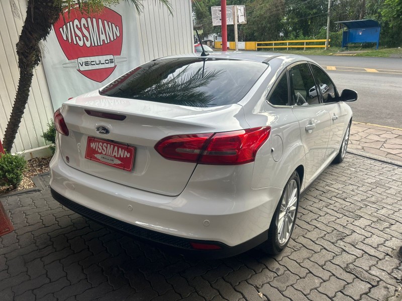 FOCUS 2.0 TITANIUM SEDAN 16V FLEX 4P AUTOMÁTICO - 2019 - TRêS COROAS
