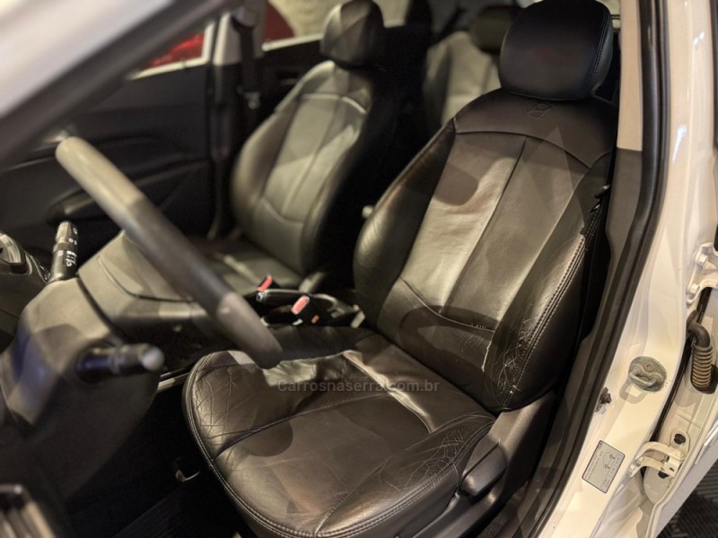 HB20 1.6 COMFORT PLUS 16V FLEX 4P MANUAL - 2013 - FARROUPILHA