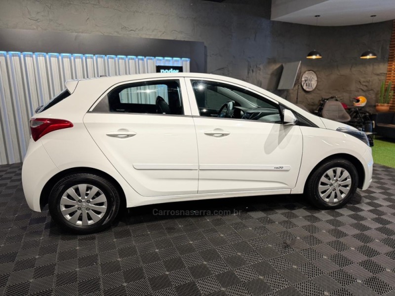 HB20 1.6 COMFORT PLUS 16V FLEX 4P MANUAL - 2013 - FARROUPILHA
