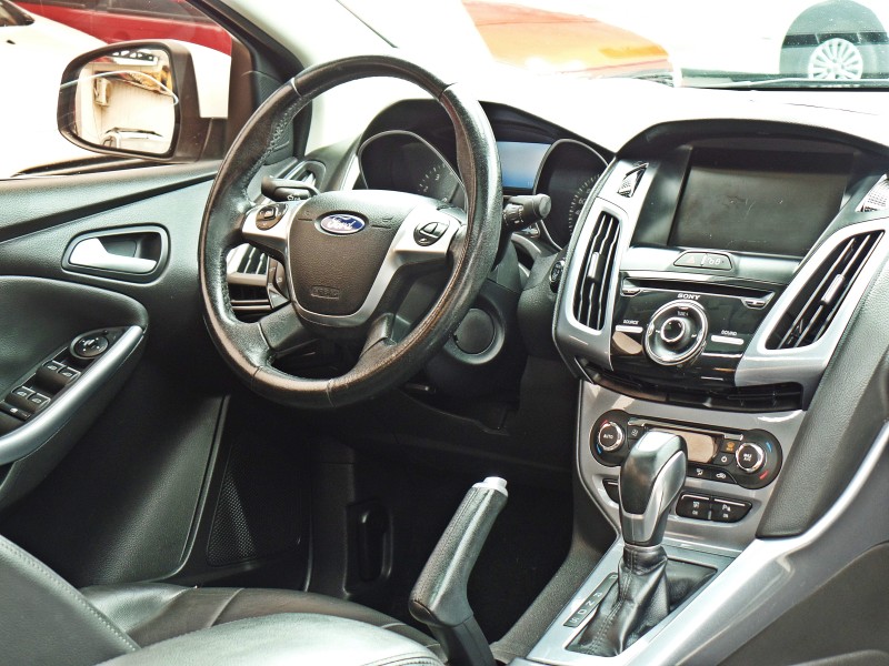 FOCUS 2.0 TITANIUM PLUS SEDAN 16V FLEX 4P AUTOMÁTICO - 2015 - CAXIAS DO SUL