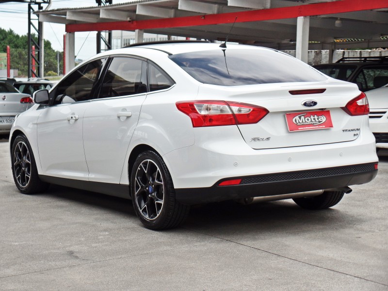 FOCUS 2.0 TITANIUM PLUS SEDAN 16V FLEX 4P AUTOMÁTICO - 2015 - CAXIAS DO SUL