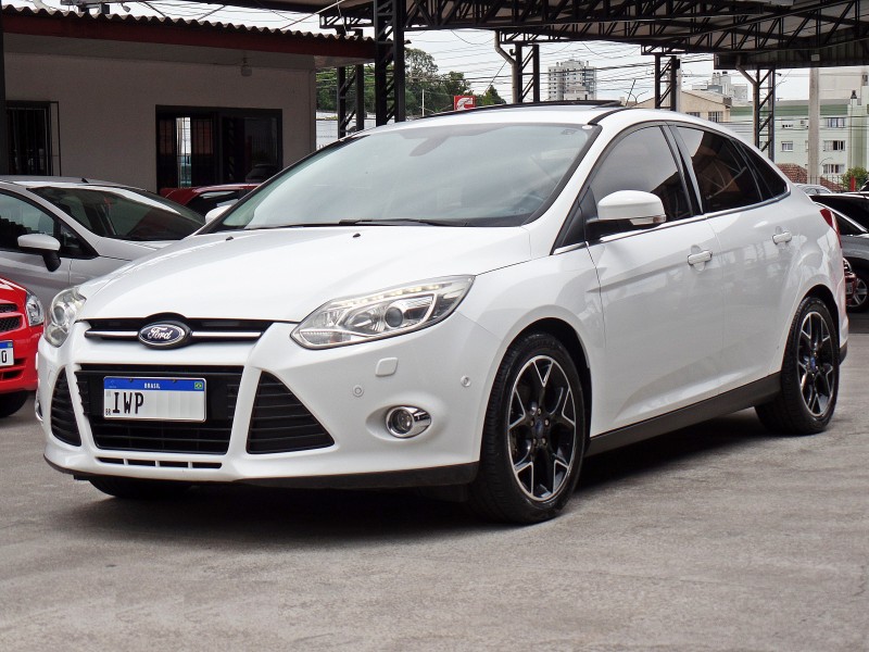 FOCUS 2.0 TITANIUM PLUS SEDAN 16V FLEX 4P AUTOMÁTICO - 2015 - CAXIAS DO SUL