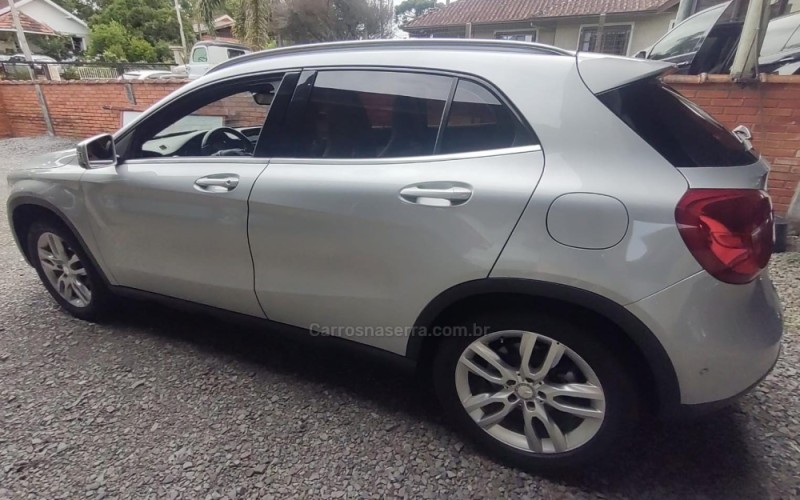 GLA 200 1.6 CGI ADVANCE 16V TURBO GASOLINA 4P AUTOMÁTICO - 2015 - GRAMADO