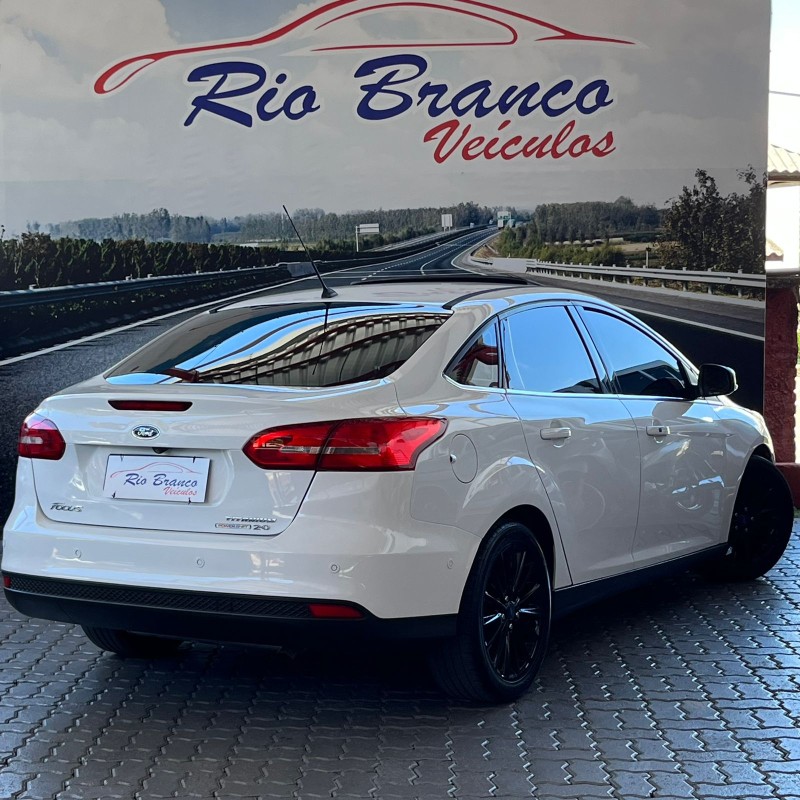 FOCUS 2.0 TITANIUM PLUS 16V FLEX 4P AUTOMÁTICO - 2016 - CAXIAS DO SUL