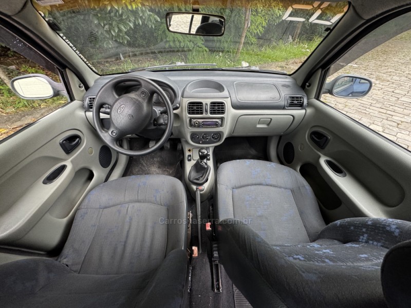 CLIO 1.0 AUTHENTIQUE SEDAN 16V FLEX 4P MANUAL - 2005 - CAXIAS DO SUL