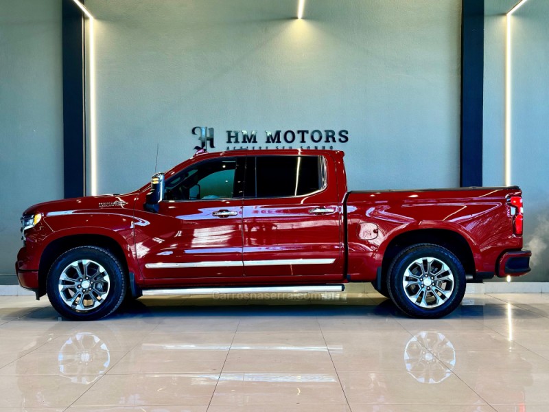 SILVERADO 5.3 1500 HIGH 4X4 COUNTRY GASOLINA 4X4 AUTOMÁTICO - 2024 - CAXIAS DO SUL