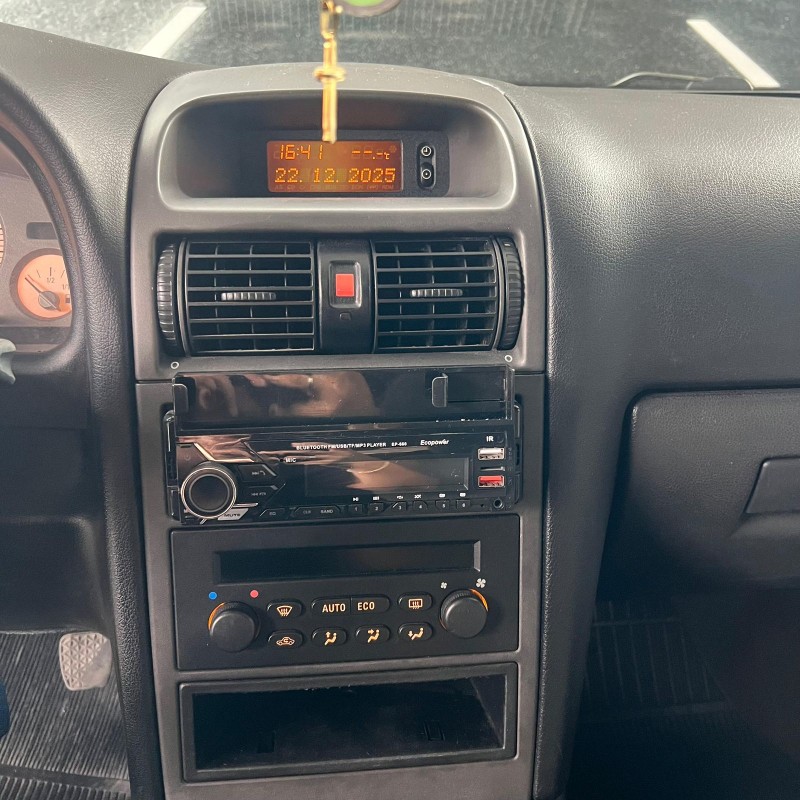 CORSA 1.0 MPFI WIND SEDAN 8V GASOLINA 4P MANUAL - 2000 - CAXIAS DO SUL