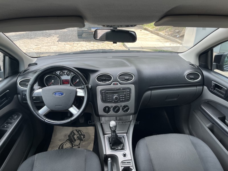 FOCUS 2.0 GLX 16V FLEX 4P MANUAL - 2011 - VERANóPOLIS