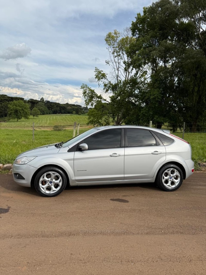 FOCUS 2.0 TITANIUM 16V FLEX 4P AUTOMÁTICO - 2012 - IBIRAIARAS