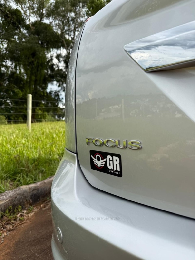 FOCUS 2.0 TITANIUM 16V FLEX 4P AUTOMÁTICO - 2012 - IBIRAIARAS