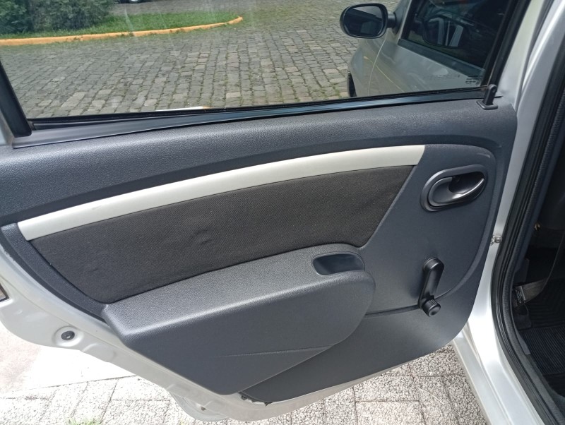 LOGAN 1.6 EXPRESSION 16V FLEX 4P MANUAL - 2009 - FARROUPILHA