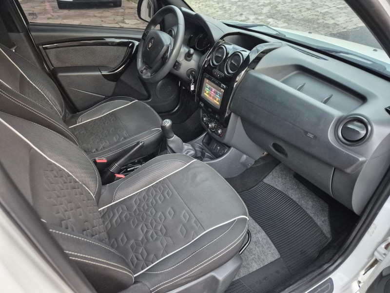 DUSTER OROCH 1.6 16V FLEX DYNAMIQUE 4P MANUAL - 2017 - CAXIAS DO SUL