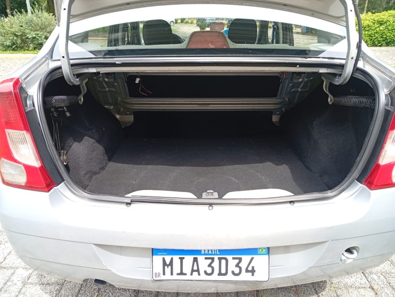 LOGAN 1.0 EXPRESSION 16V FLEX 4P MANUAL - 2010 - FARROUPILHA