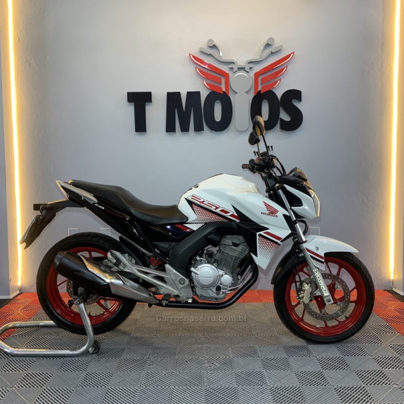 CB 250F TWISTER CBS - 2022 - PORTãO