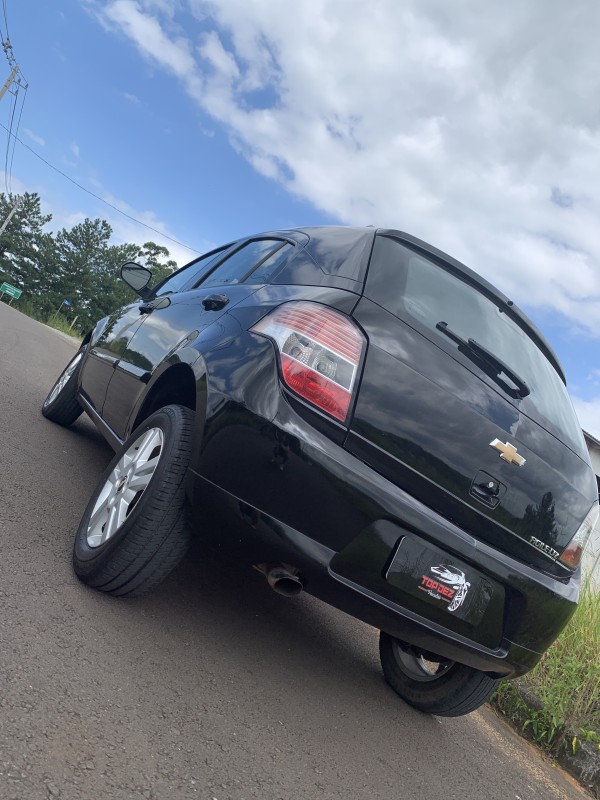 AGILE 1.4 MPFI LTZ 8V FLEX 4P MANUAL - 2011 - SãO SEBASTIãO DO CAí