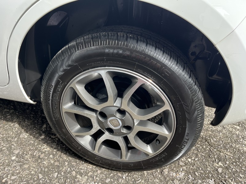 PALIO 1.6 MPI ESSENCE 16V FLEX 4P AUTOMATIZADO - 2014 - GARIBALDI