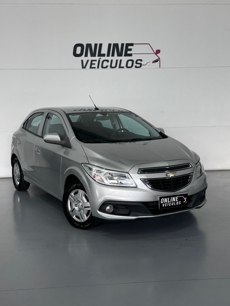 ONIX 1.0 LT PLUS 8V FLEX 4P MANUAL - 2014 - FARROUPILHA
