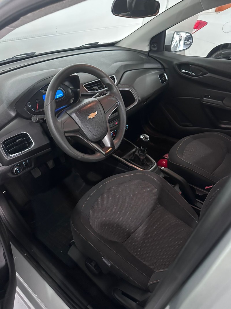 ONIX 1.0 LT PLUS 8V FLEX 4P MANUAL - 2014 - FARROUPILHA