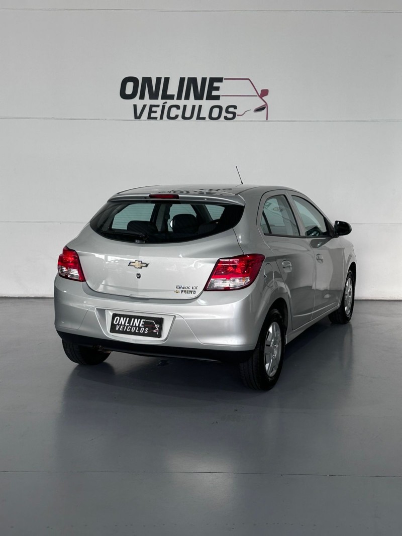 ONIX 1.0 LT PLUS 8V FLEX 4P MANUAL - 2014 - FARROUPILHA