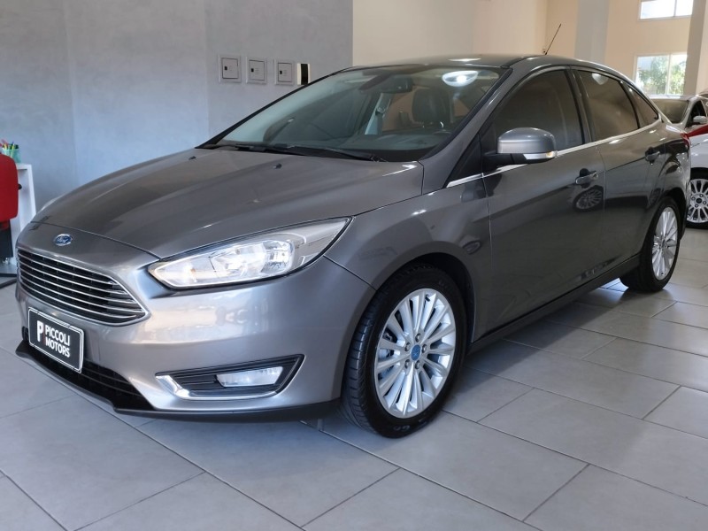 FOCUS 2.0 TITANIUM FASTBACK 16V FLEX 4P AUTOMÁTICO