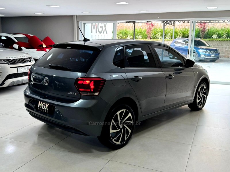 POLO 1.0	200 TSI HIGHLINE AUTOMÁTICO  - 2021 - PORTO ALEGRE