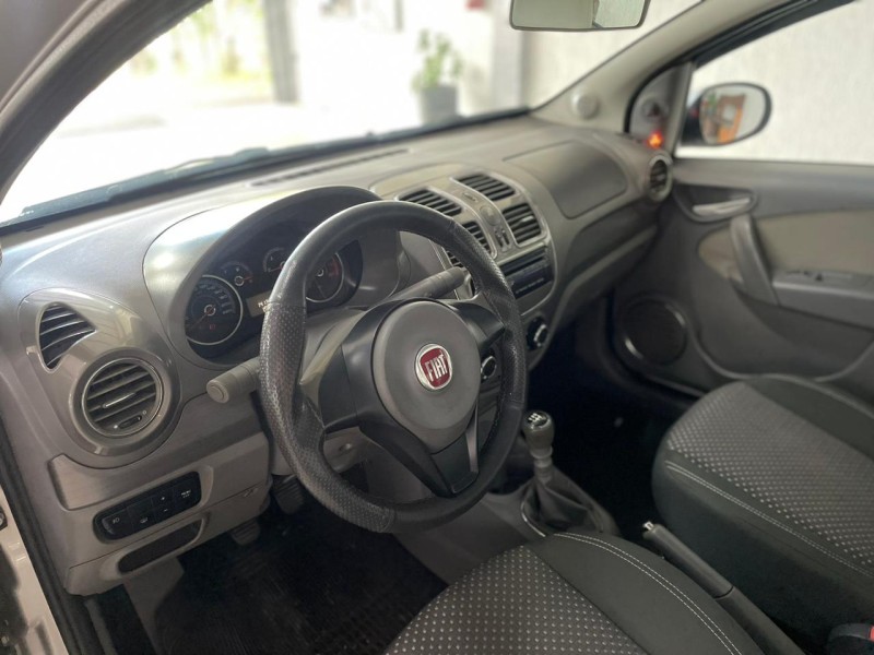 GRAND SIENA 1.6 MPI ESSENCE 16V FLEX 4P MANUAL - 2015 - BOM PRINCíPIO