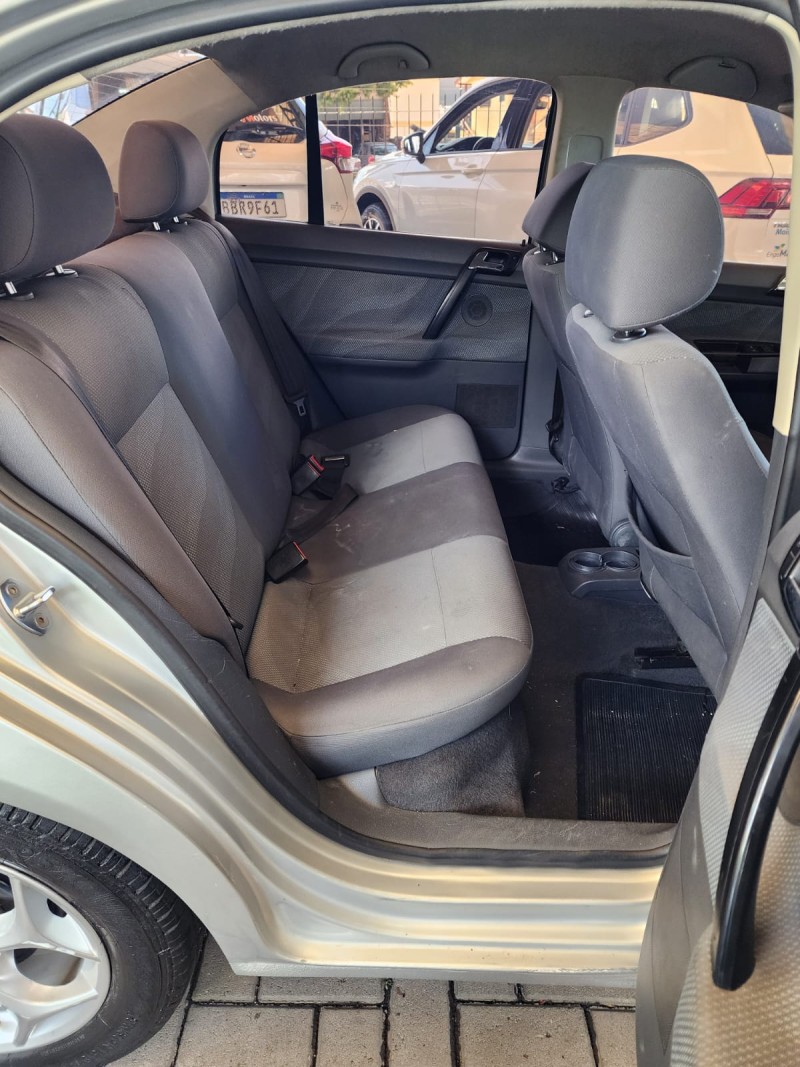 POLO SEDAN 1.6 8V GASOLINA 4P MANUAL - 2010 - CAXIAS DO SUL