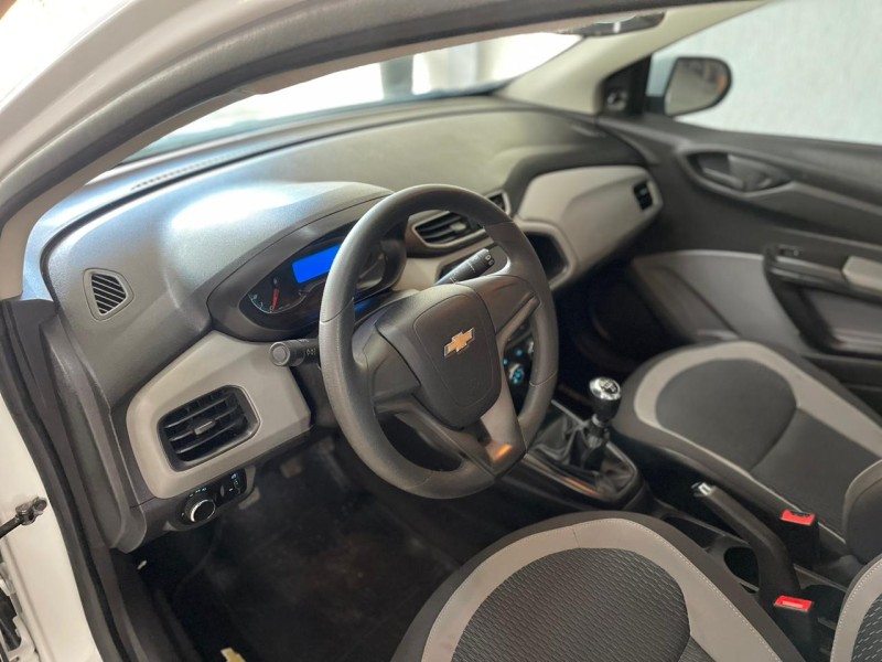 ONIX 1.0 LT PLUS 8V FLEX 4P MANUAL - 2015 - BOM PRINCíPIO