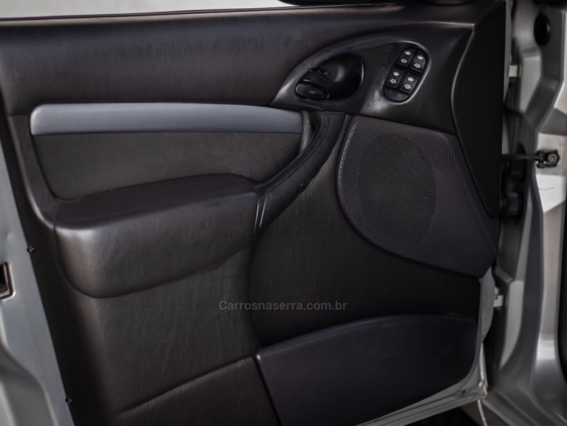 FOCUS 1.6 8V GASOLINA 4P MANUAL - 2008 - CAXIAS DO SUL