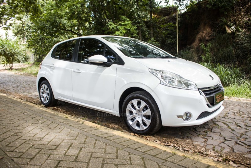 208 1.5 ACTIVE 8V FLEX 4P MANUAL - 2014 - NOVO HAMBURGO