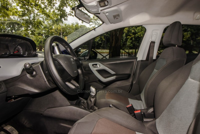 208 1.5 ACTIVE 8V FLEX 4P MANUAL - 2014 - NOVO HAMBURGO