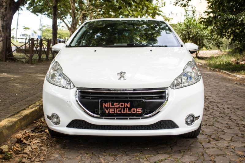 208 1.5 ACTIVE 8V FLEX 4P MANUAL - 2014 - NOVO HAMBURGO