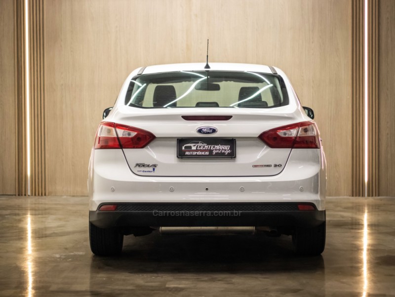 FOCUS 2.0 S SEDAN 16V FLEX 4P AUTOMÁTICO - 2015 - CAXIAS DO SUL
