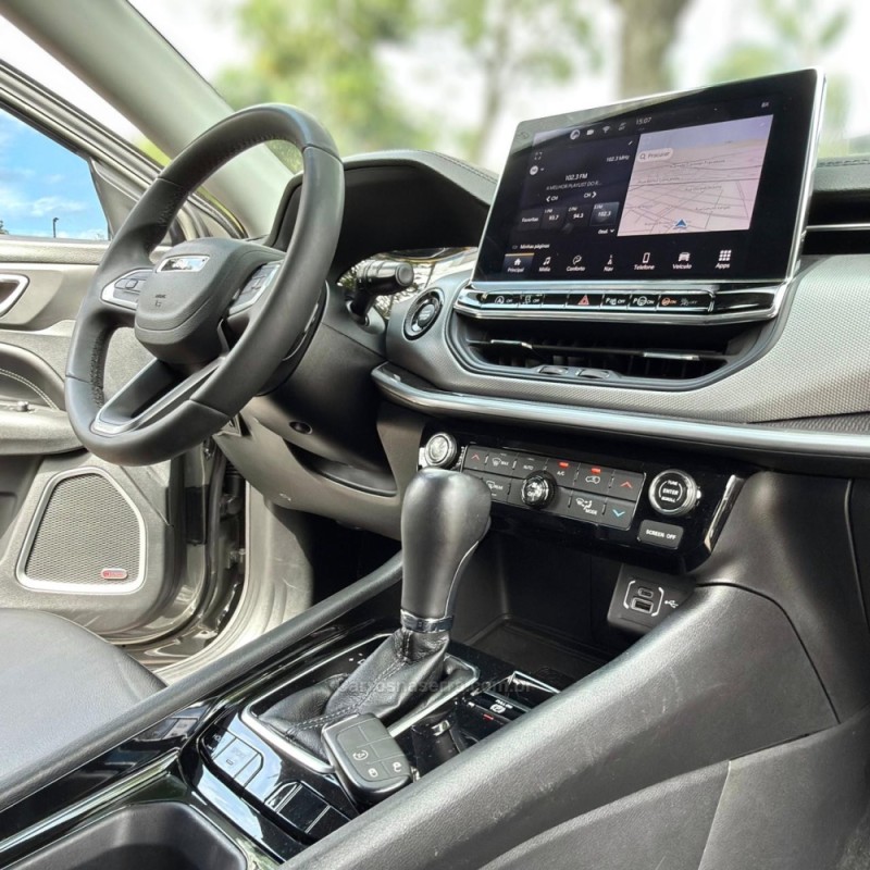 COMPASS 1.3 LONGITUDE DARK T270 16V TURBO 4X2 FLEX 4P AUTOMÁTICO - 2024 - NOVO HAMBURGO