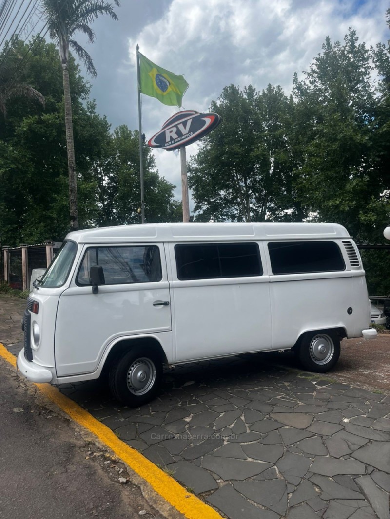 KOMBI 1.5 STANDARD 8V GASOLINA 4P MANUAL - 2014 - CARLOS BARBOSA