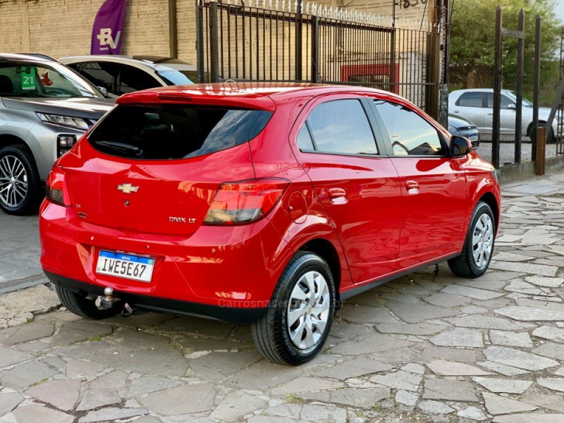 ONIX 1.4 MPFI LT 8V FLEX 4P MANUAL - 2015 - CAXIAS DO SUL