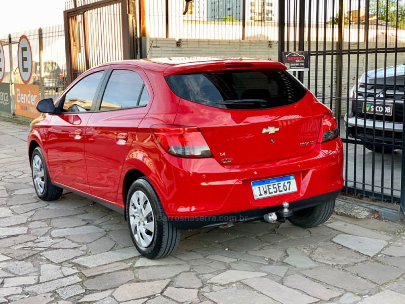 ONIX 1.4 MPFI LT 8V FLEX 4P MANUAL - 2015 - CAXIAS DO SUL