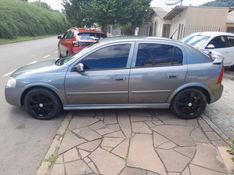 ASTRA 2.0 MPFI ADVANTAGE 8V FLEX 4P MANUAL - 2011 - NOVA PRATA
