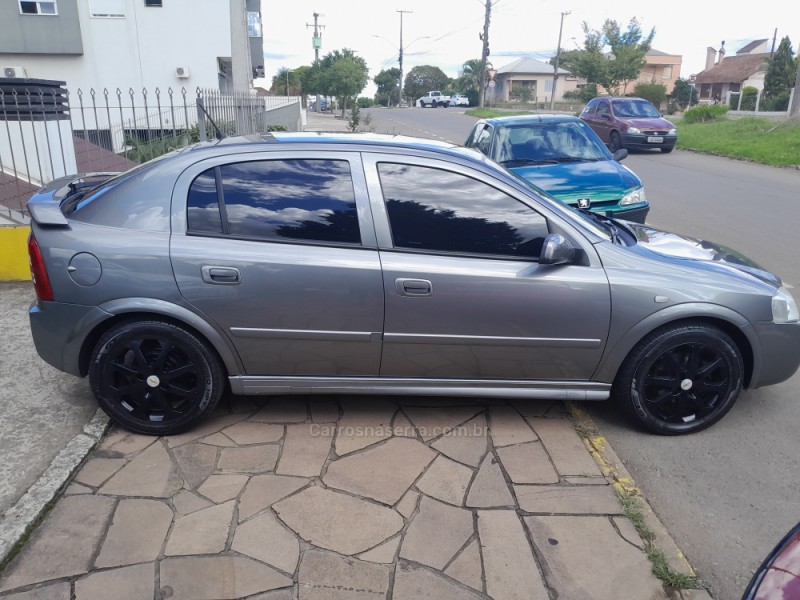 ASTRA 2.0 MPFI ADVANTAGE 8V FLEX 4P MANUAL - 2011 - NOVA PRATA
