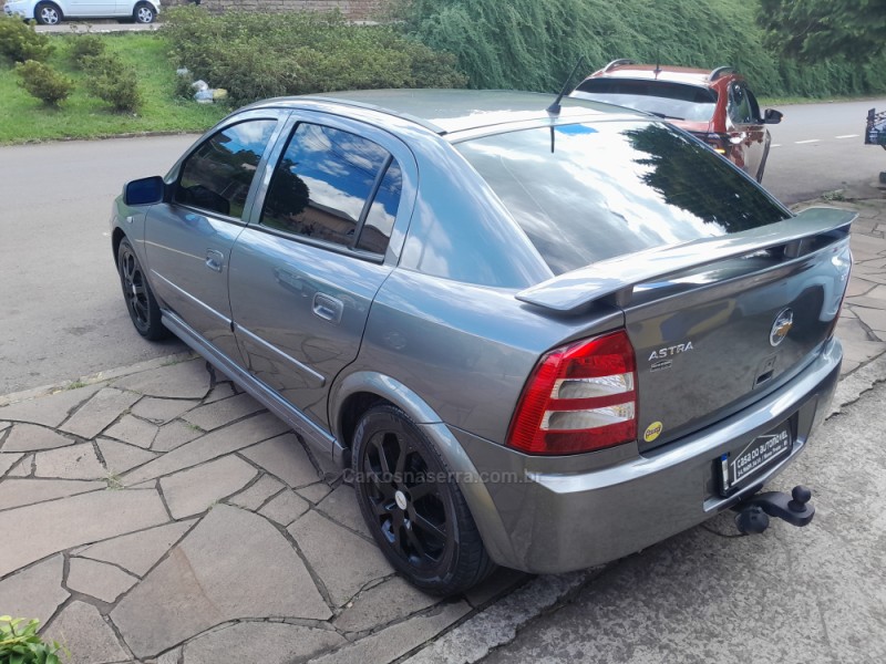 ASTRA 2.0 MPFI ADVANTAGE 8V FLEX 4P MANUAL - 2011 - NOVA PRATA