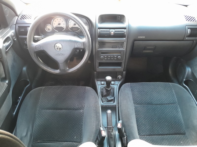 ASTRA 2.0 MPFI ADVANTAGE 8V FLEX 4P MANUAL - 2011 - NOVA PRATA