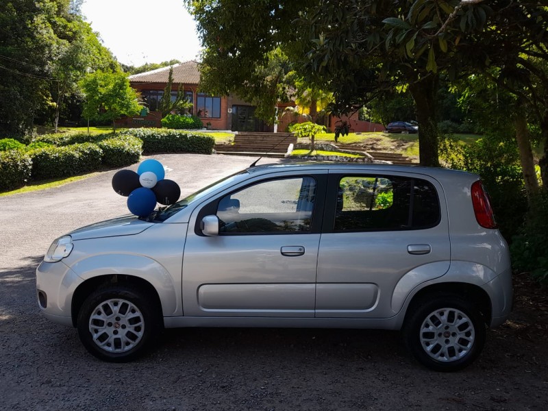 UNO 1.0 EVO VIVACE 8V FLEX 4P MANUAL - 2016 - FARROUPILHA