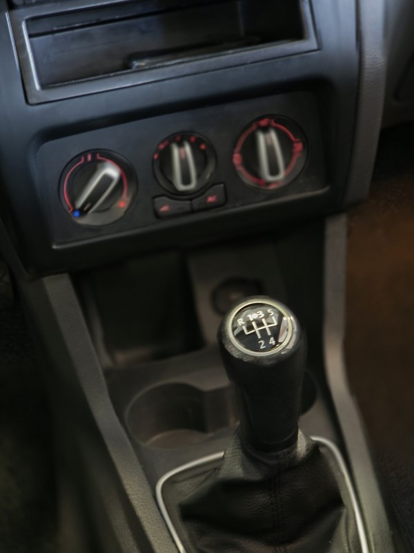 FOX 1.0 MI 8V FLEX 4P MANUAL - 2013 - CAXIAS DO SUL