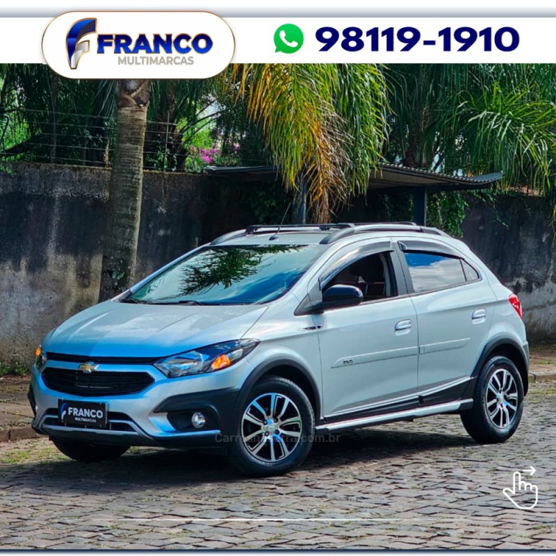 CHEVROLET - ONIX - 2017/2018 - Prata - Sob Consulta