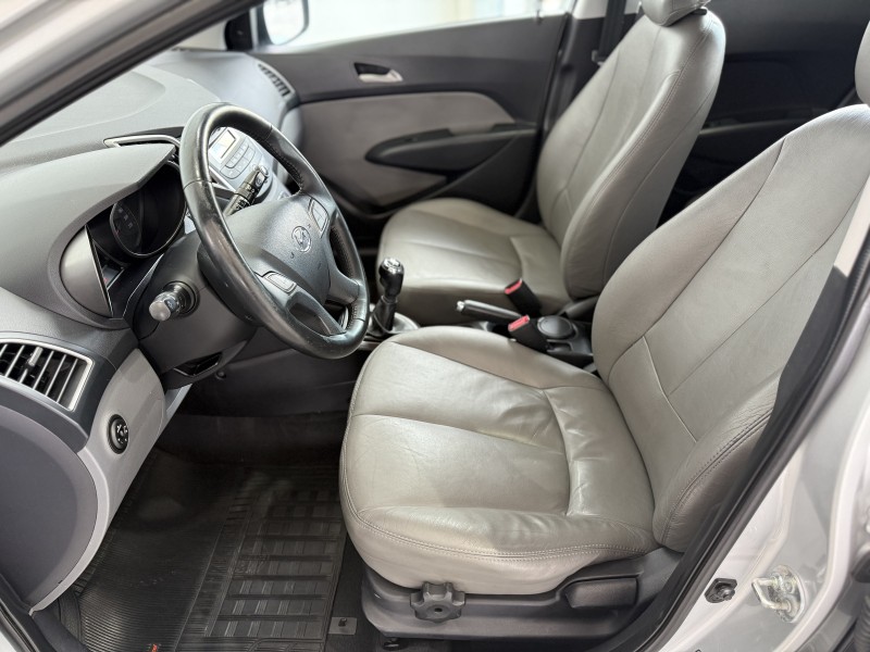 HB20 1.6 PREMIUM 16V FLEX 4P MANUAL - 2013 - CAXIAS DO SUL