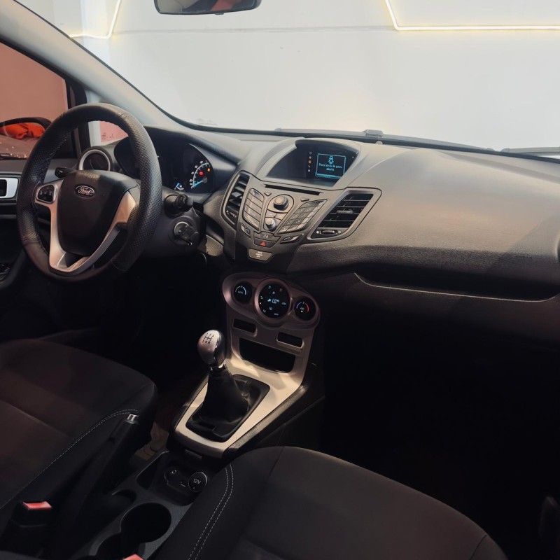 FIESTA 1.6 SE SEDAN 16V FLEX 4P MANUAL - 2015 - CAXIAS DO SUL