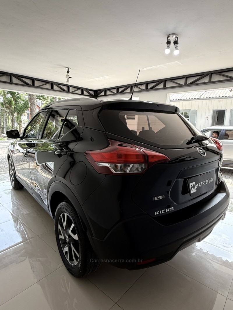 KICKS 1.6 16V FLEX S 4P MANUAL - 2018 - CANELA